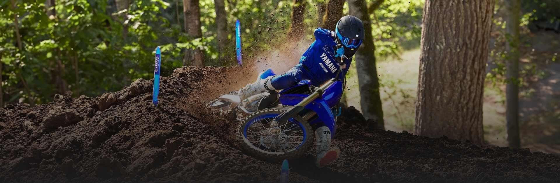 assets/images/motorcycles/headers/yz125-2025.jpg