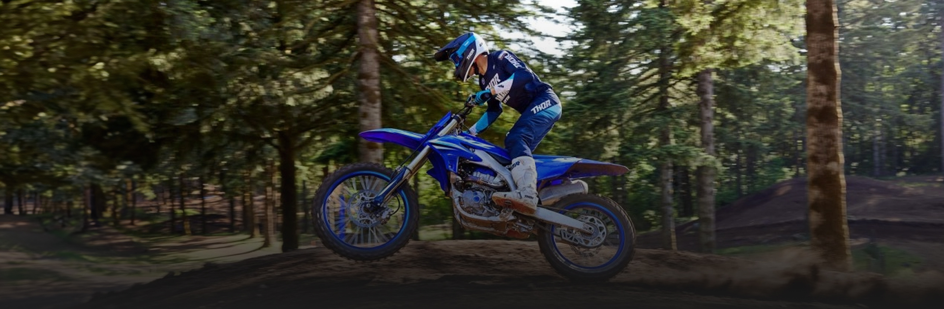 assets/images/motorcycles/headers/yz450f-2025.jpg