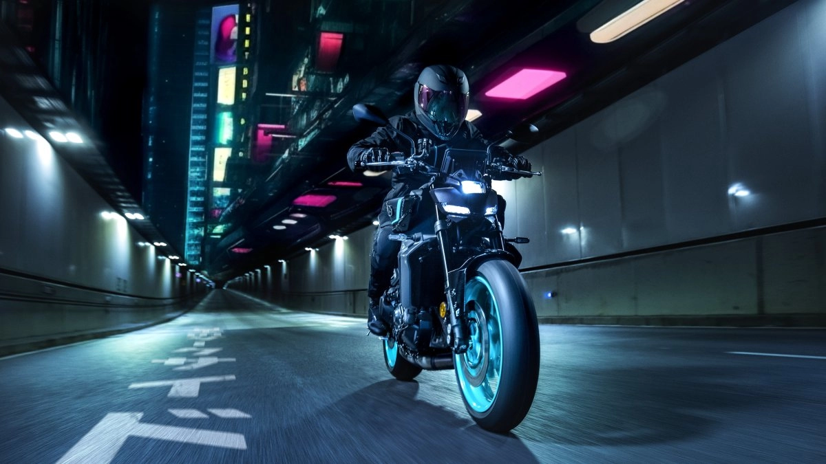 assets/images/motorcycles/models/mt-09-2025/3.jpg