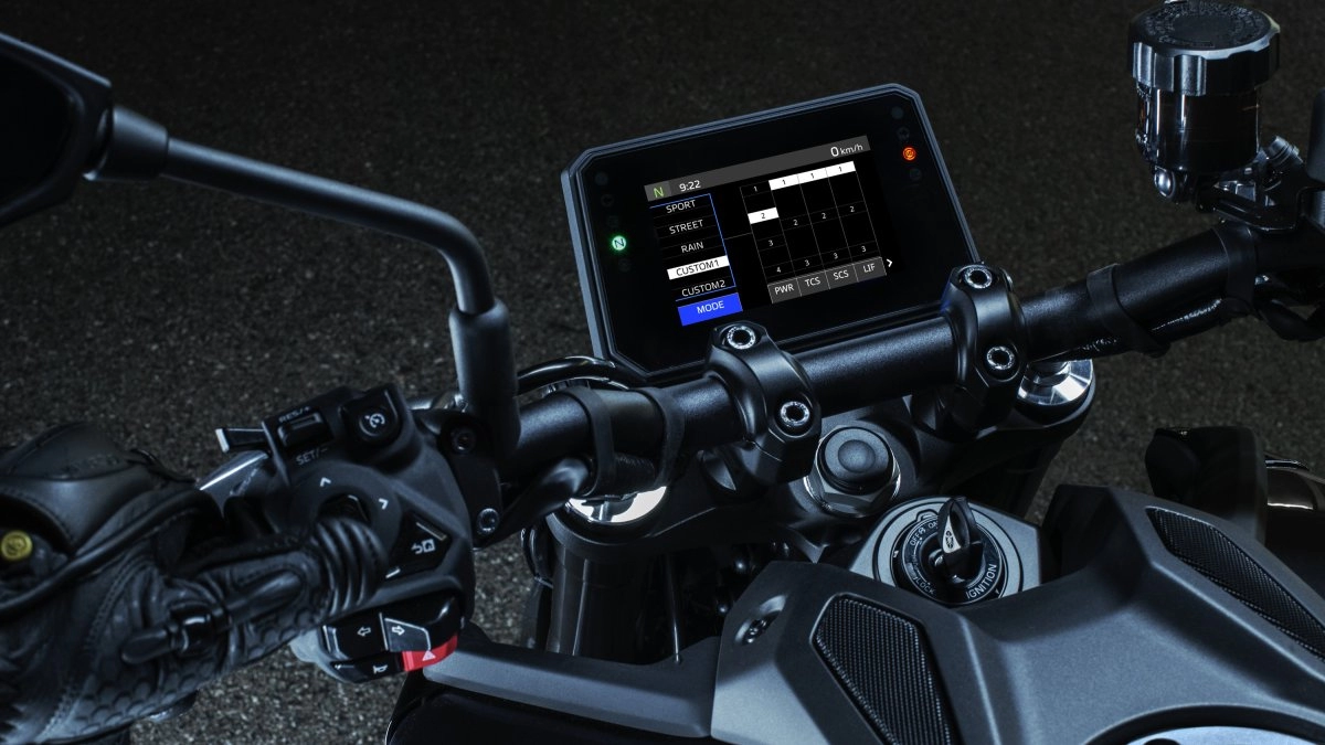 assets/images/motorcycles/models/mt-09-2025/7.jpg