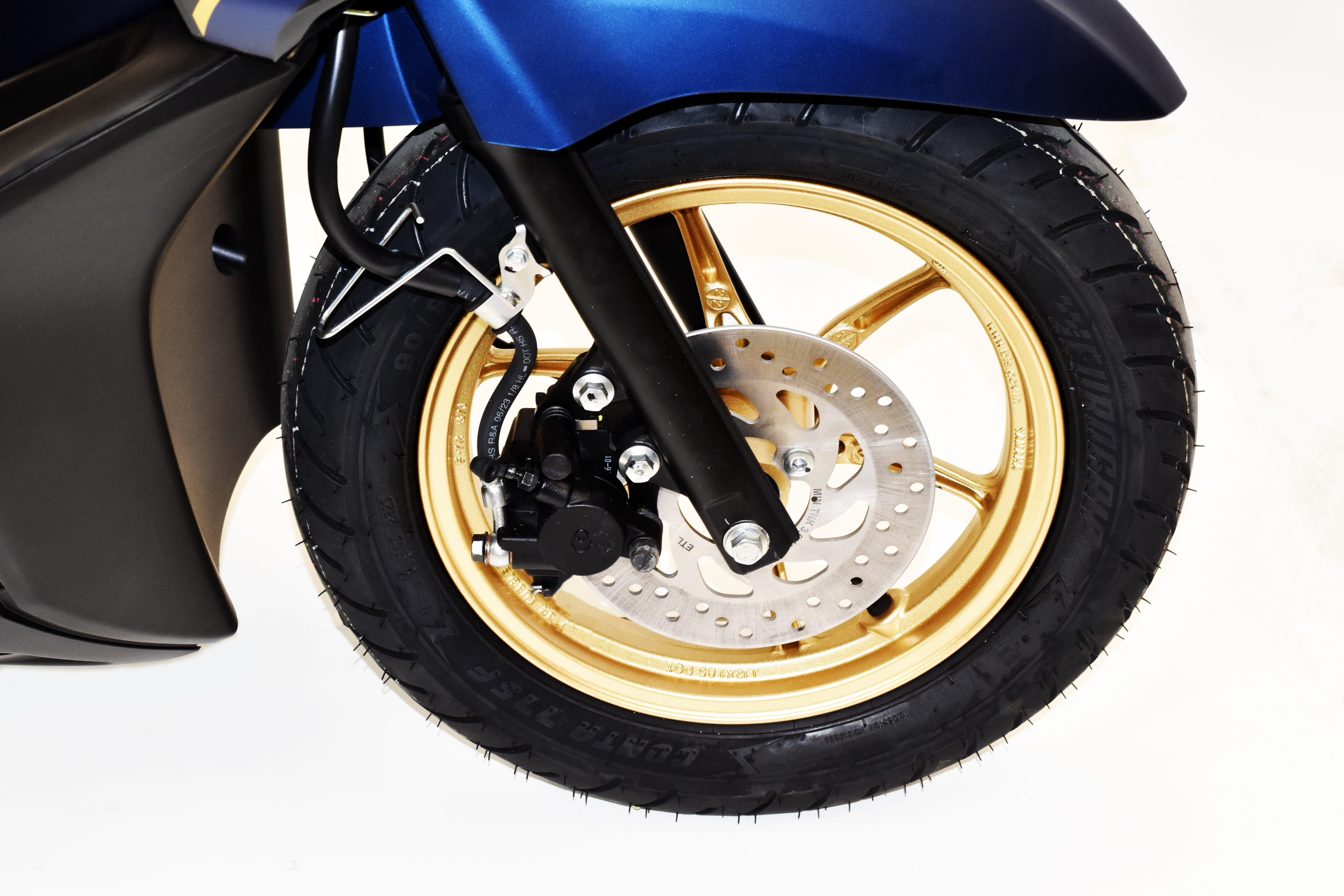 assets/images/motorcycles/models/ray-zr-125-fi-2024/3.jpg