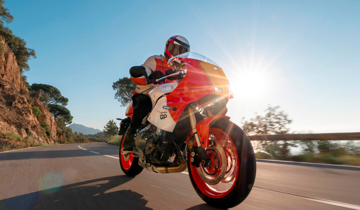 assets/images/motorcycles/models/xsr-900-gp-2025/93e5f8d5-b4c0-4dac-b540-f74ee529390c.jpg