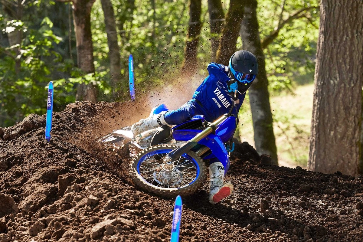 assets/images/motorcycles/models/yz125-2025/3.jpg