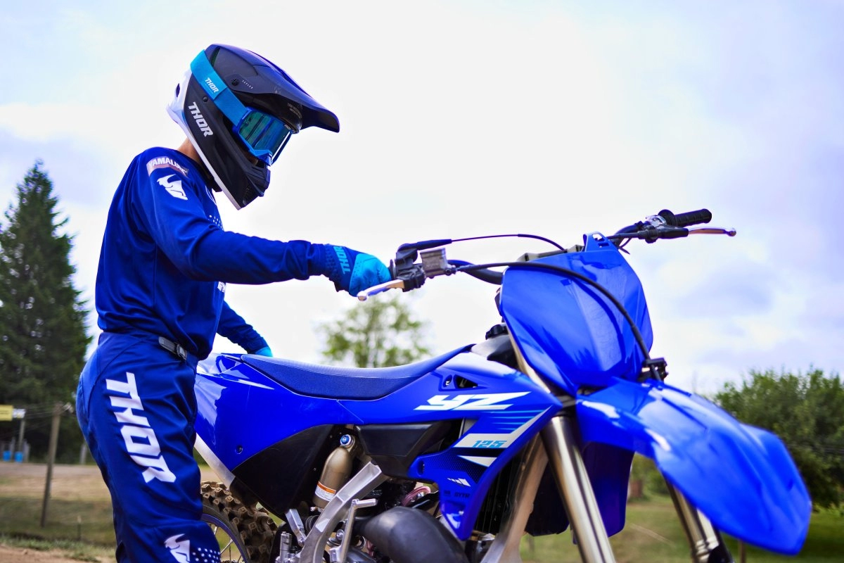 assets/images/motorcycles/models/yz125-2025/8.jpg