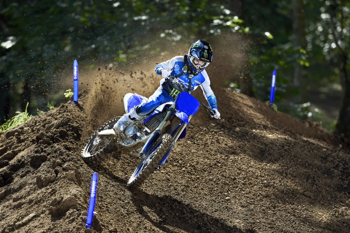 assets/images/motorcycles/models/yz450f-2025/11.jpg