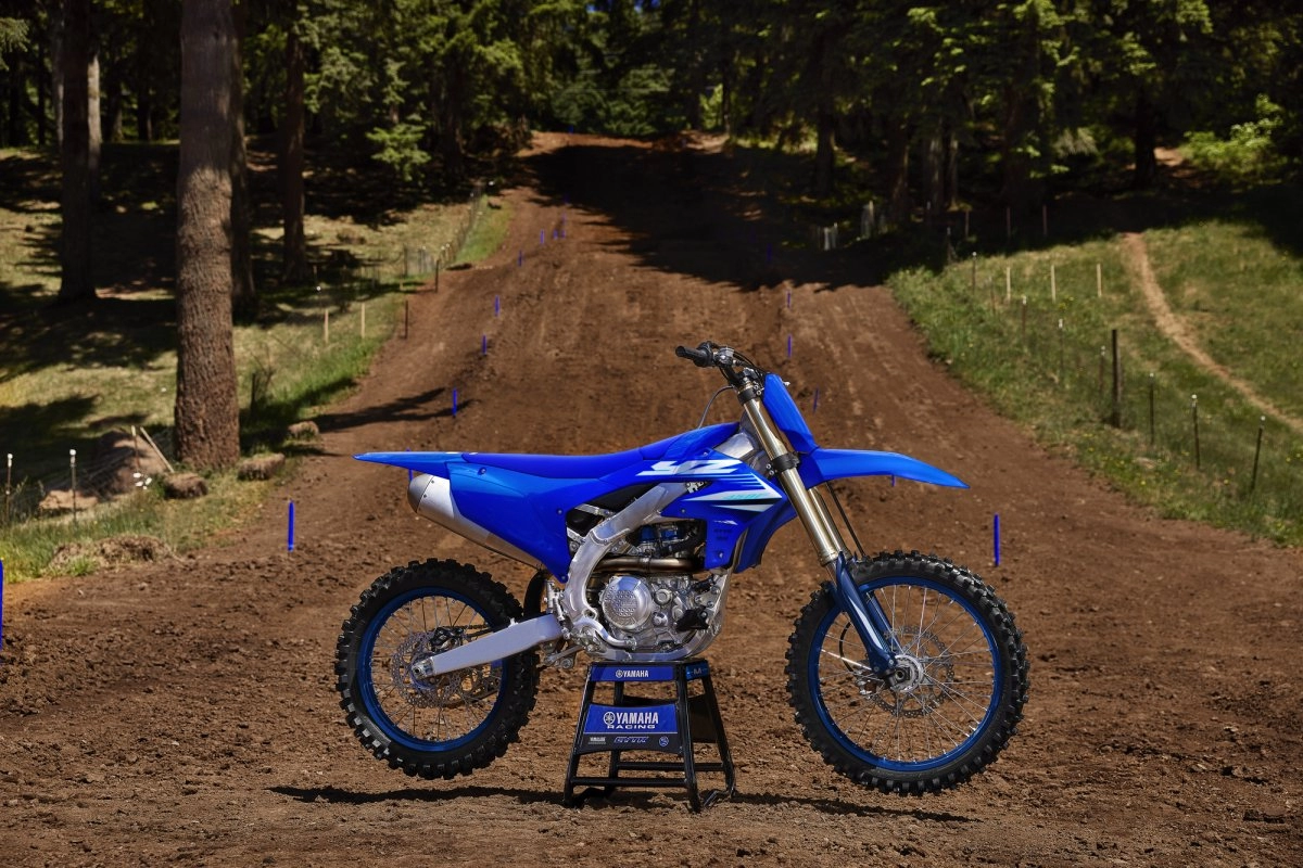 assets/images/motorcycles/models/yz450f-2025/4.jpg
