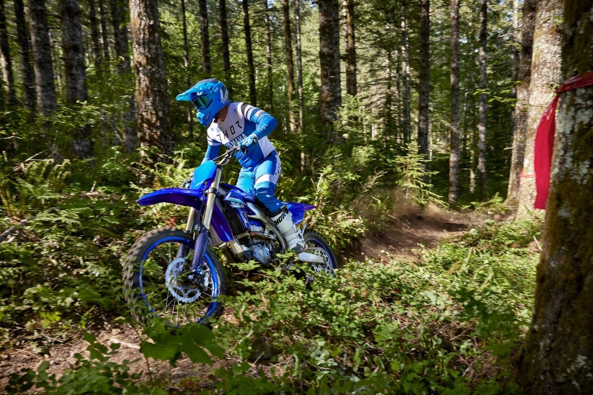 assets/images/motorcycles/models/yz450fx-2025/12.jpg
