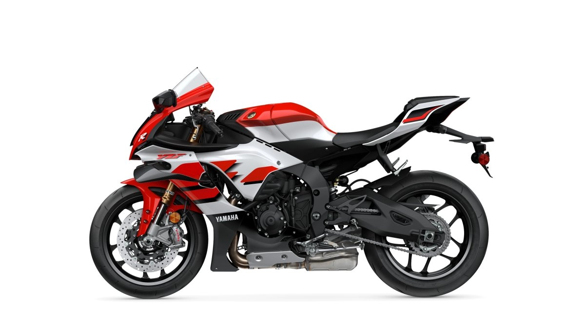 assets/images/motorcycles/models/yzf-r1-2026/ce10517e-3833-4060-97c6-72963dd1c8c4.png