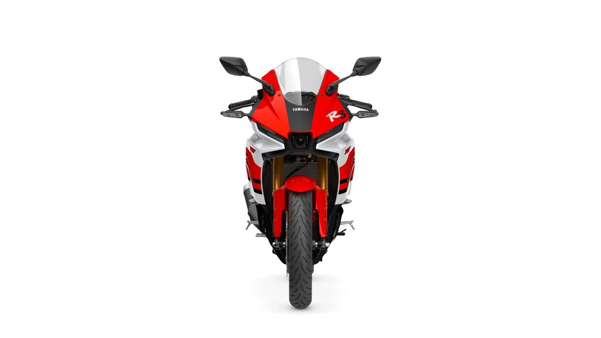 assets/images/motorcycles/models/yzf-r3-2026/d9e0079a-bbae-4956-a609-942973d55329.png