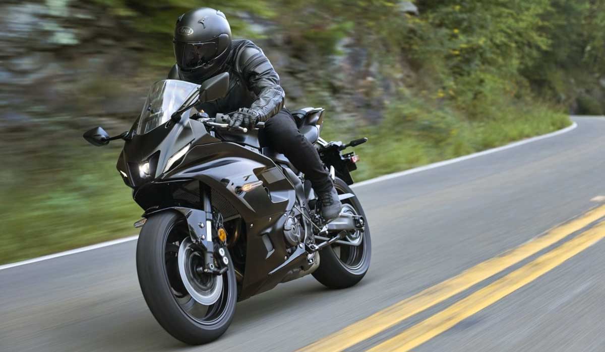 assets/images/motorcycles/models/yzf-r7-2026/6f0c9bd1-9757-464c-998b-d5841443a355.jpg