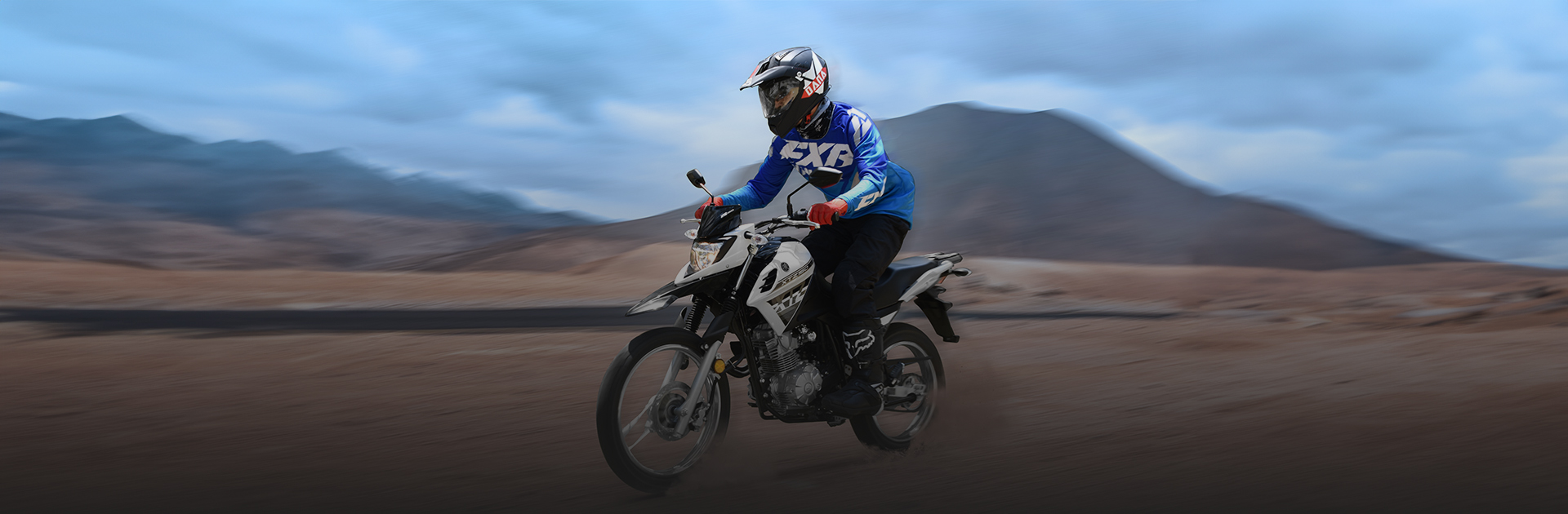 assets/images/motorcycles/headers/xtz-150-2025.jpg