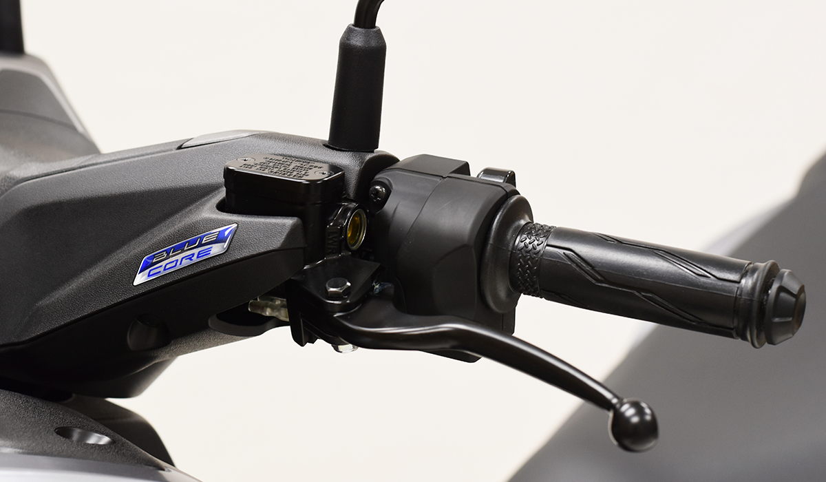 assets/images/motorcycles/models/n-max-2025/56c7df0d-b46e-4aa5-89e1-82e36987fe87.png