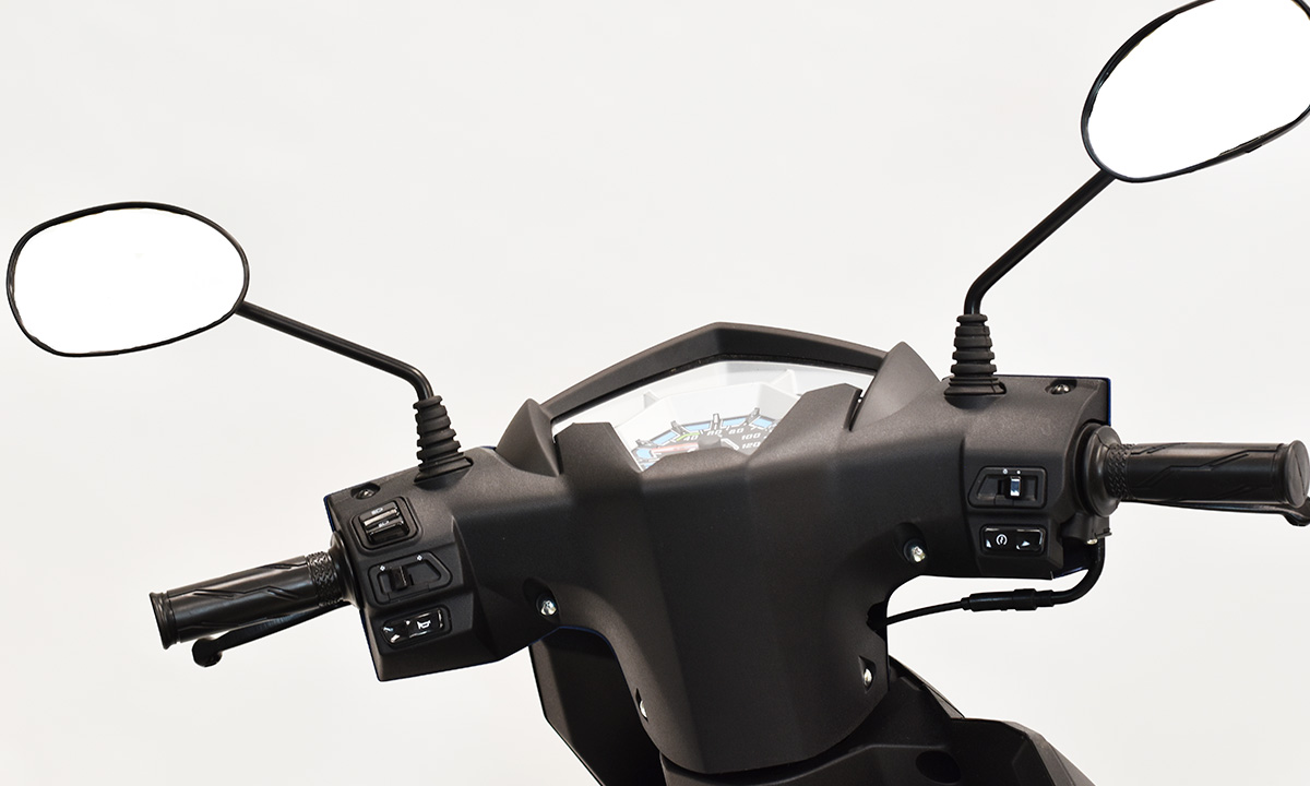 assets/images/motorcycles/models/ray-zr-2026/069964ef-050b-4e93-88f8-78383259dc9b.jpg