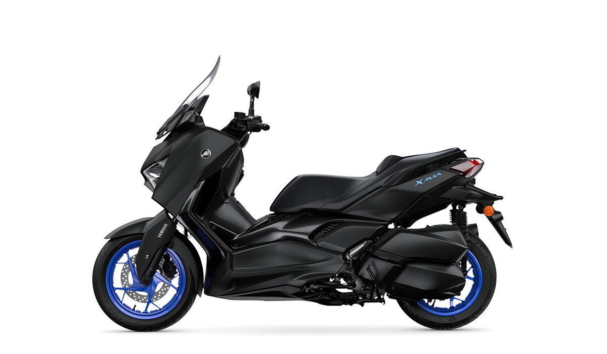 assets/images/motorcycles/models/xmax-2026/eea763de-bd17-4676-8352-17ac03439e83.jpg