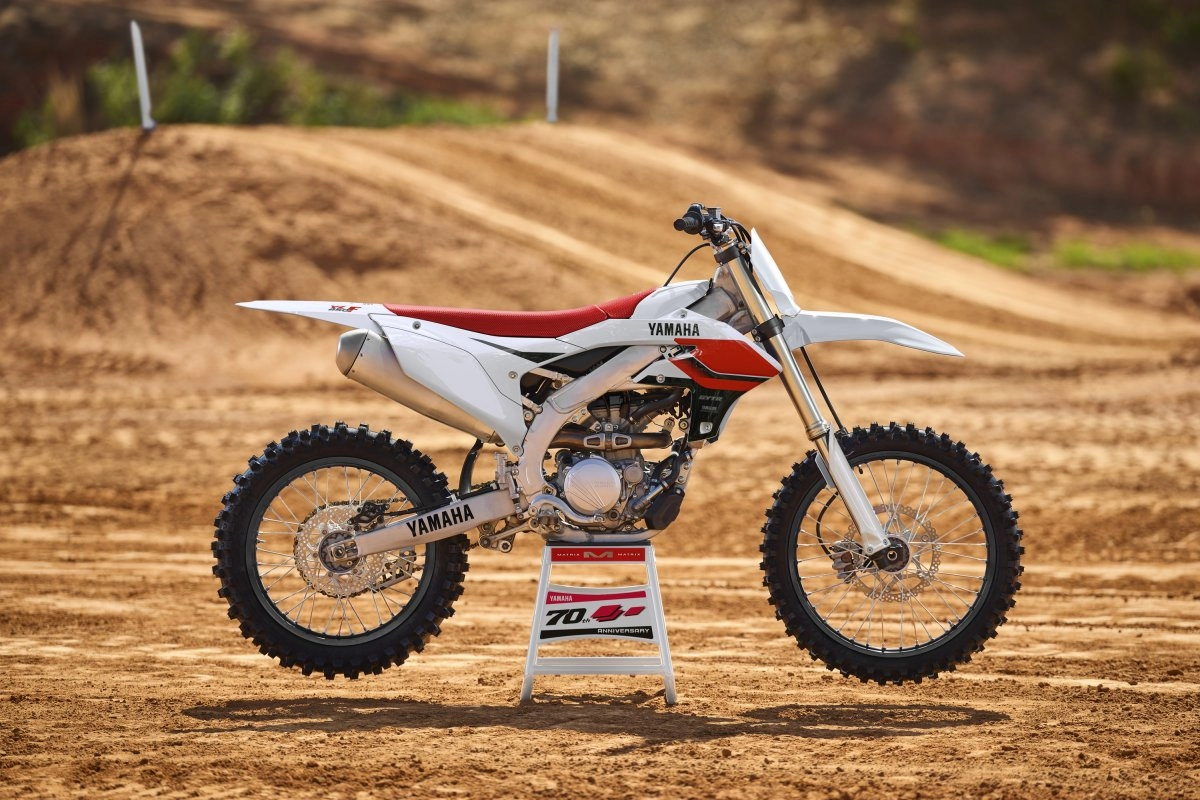 assets/images/motorcycles/models/yz-250-f-2026/89077fb0-9985-4fc5-ac4d-50aeeb1cc95b.png