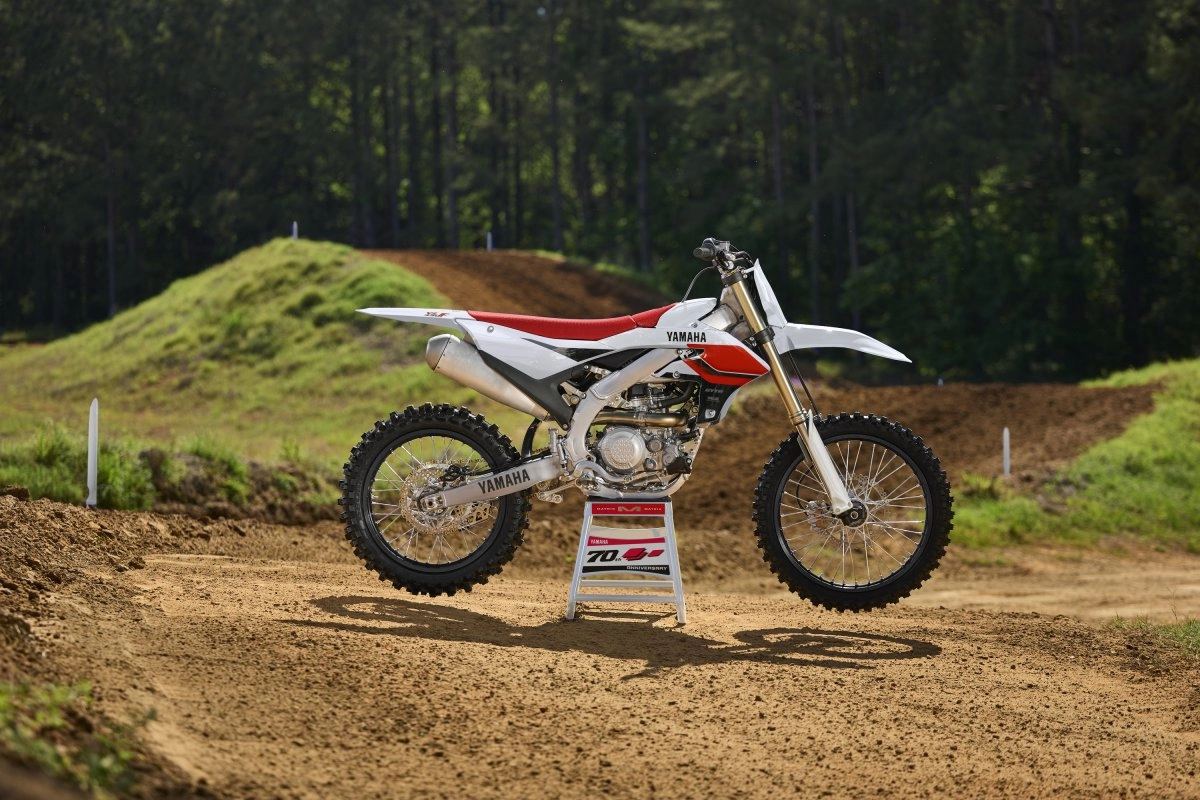 assets/images/motorcycles/models/yz-450-f-2026/51337eb1-9f61-4c74-b5f0-50d40de31ad5.png